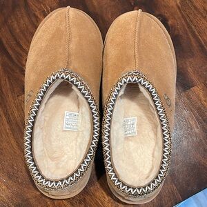 New without tags Ugh Tasman slippers. Never worn